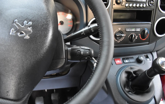Peugeot Partner cena 25999 przebieg: 179206, rok produkcji 2011 z Darłowo małe 781